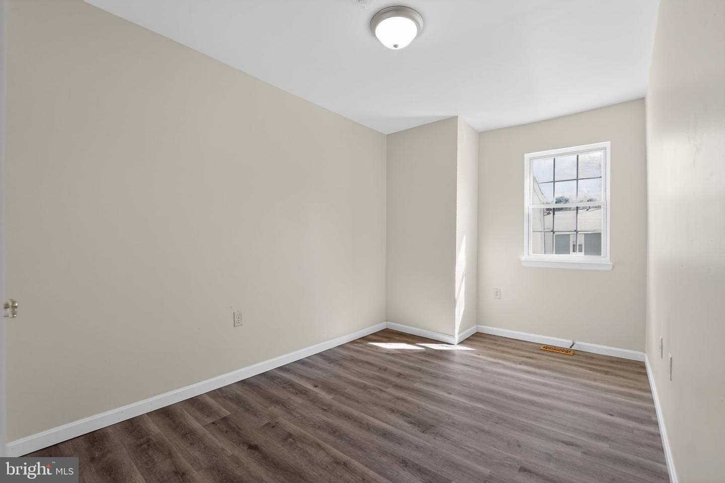 8215 Tomlinson Court photo 21
