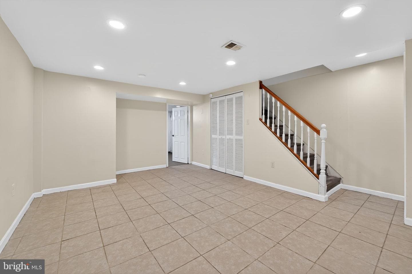 8215 Tomlinson Court photo 23