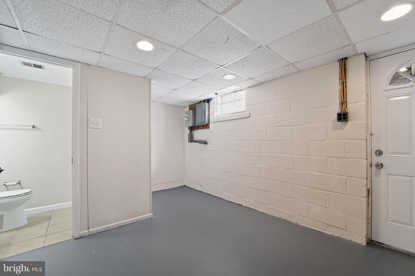 8215 Tomlinson Court photo 27