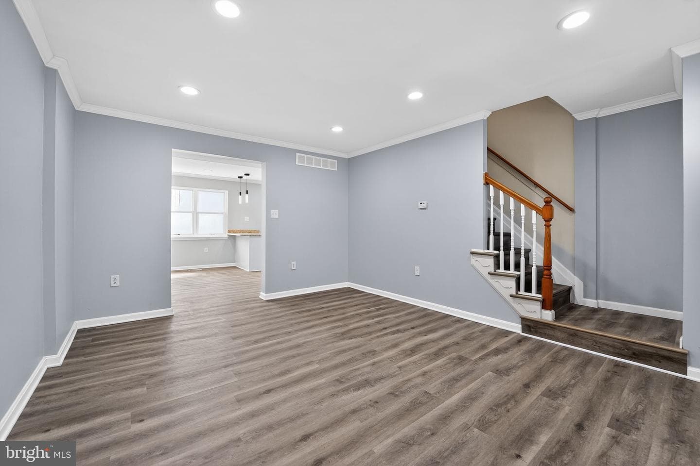 8215 Tomlinson Court photo 3