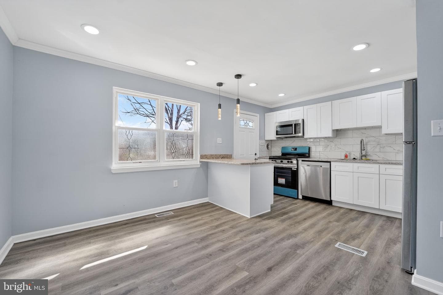 8215 Tomlinson Court photo 5