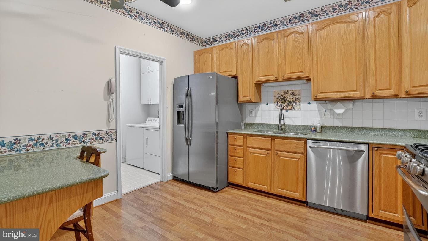 926 Perry Landing Court photo 12