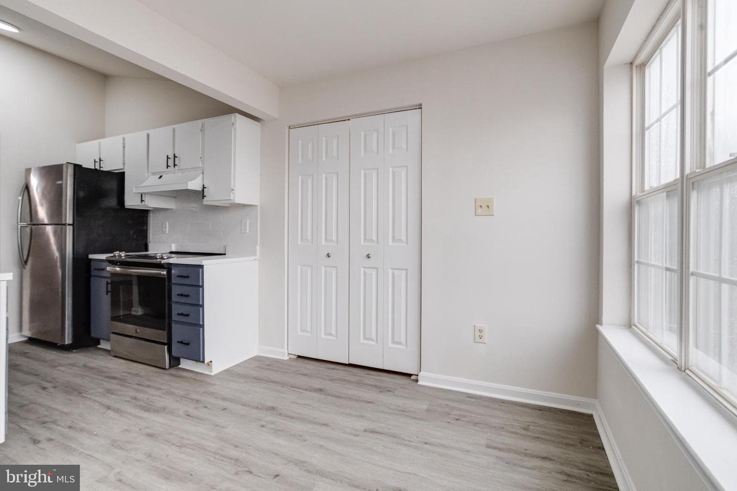 306 Blue Water Court #301 photo 22