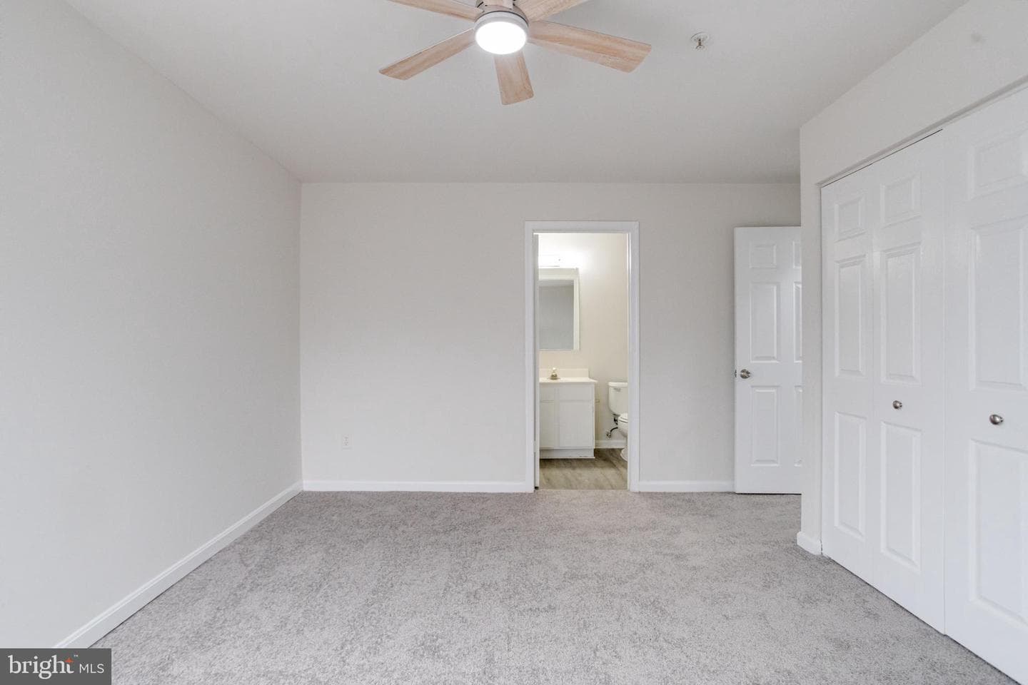 306 Blue Water Court #301 photo 33