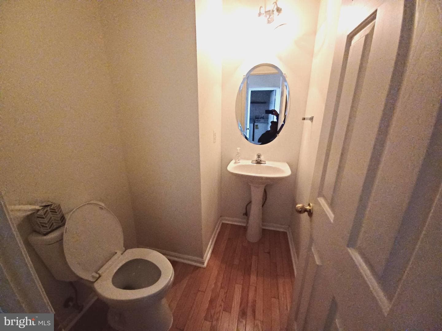 1549 Falling Brook Court photo 4