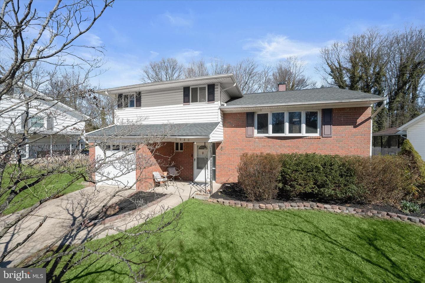 7980 Phirne Road E photo 1
