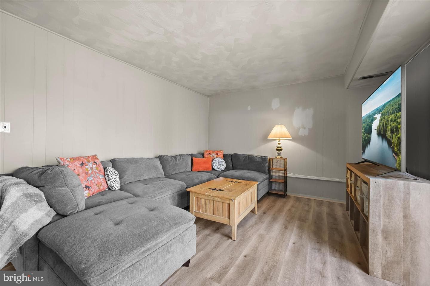 7980 Phirne Road E photo 18
