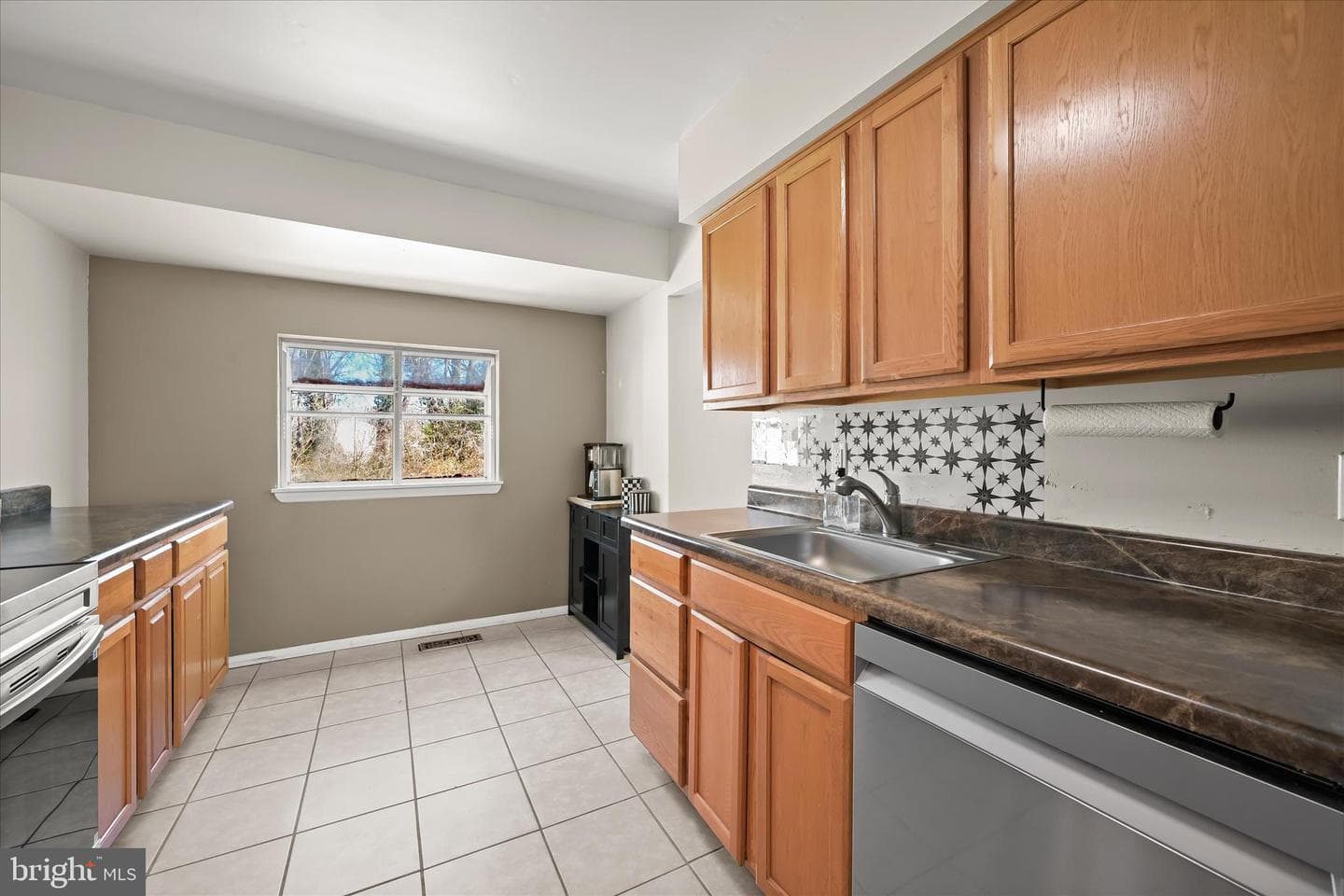 7980 Phirne Road E photo 8