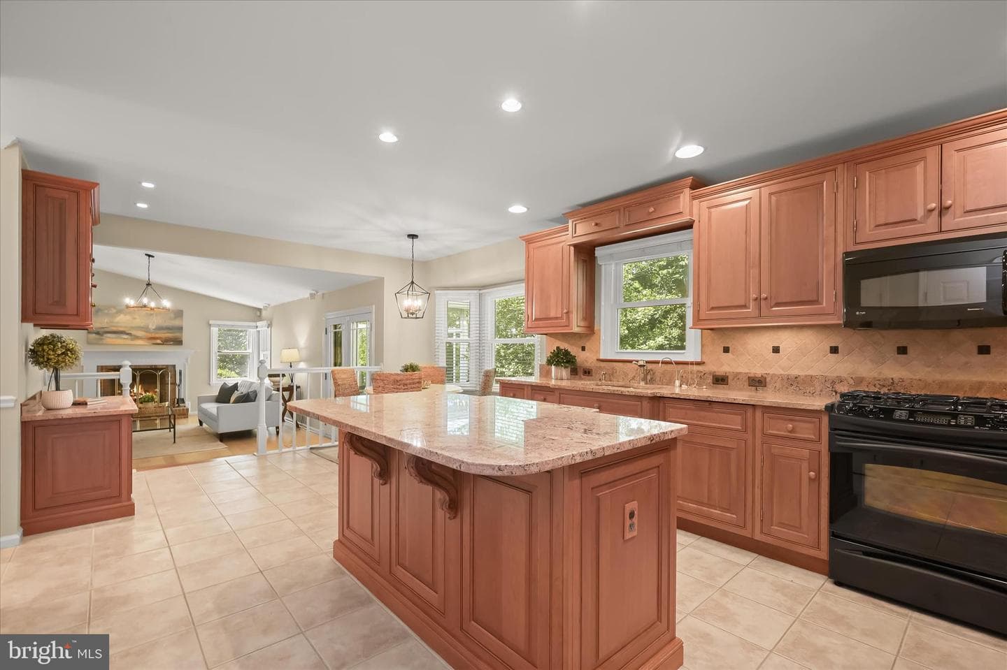 345 Derbyshire Lane photo 11