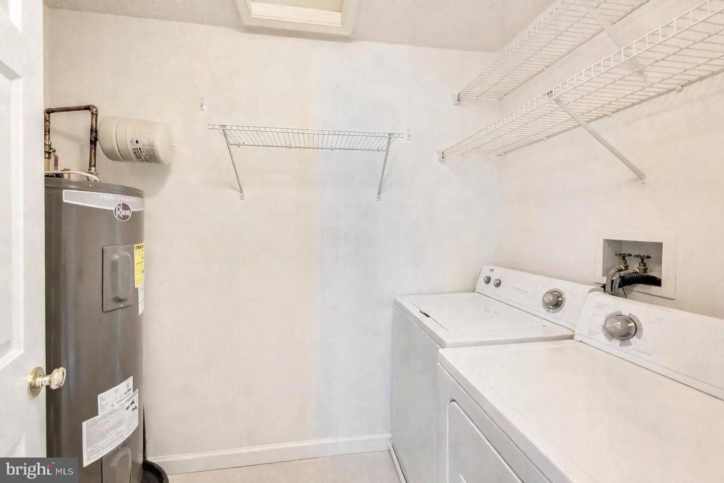 687 Winding Stream Way #304 photo 17