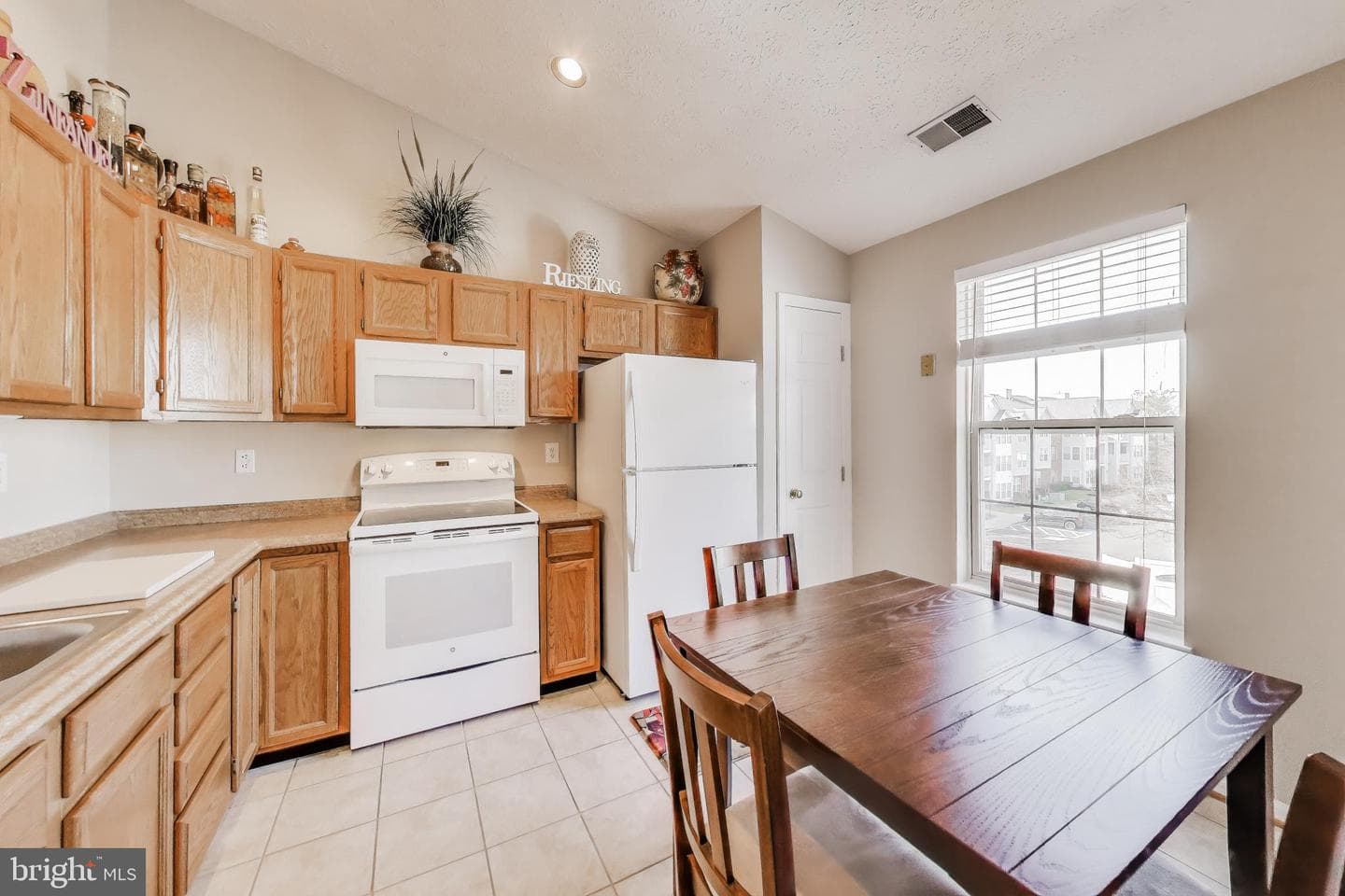 687 Winding Stream Way #304 photo 3