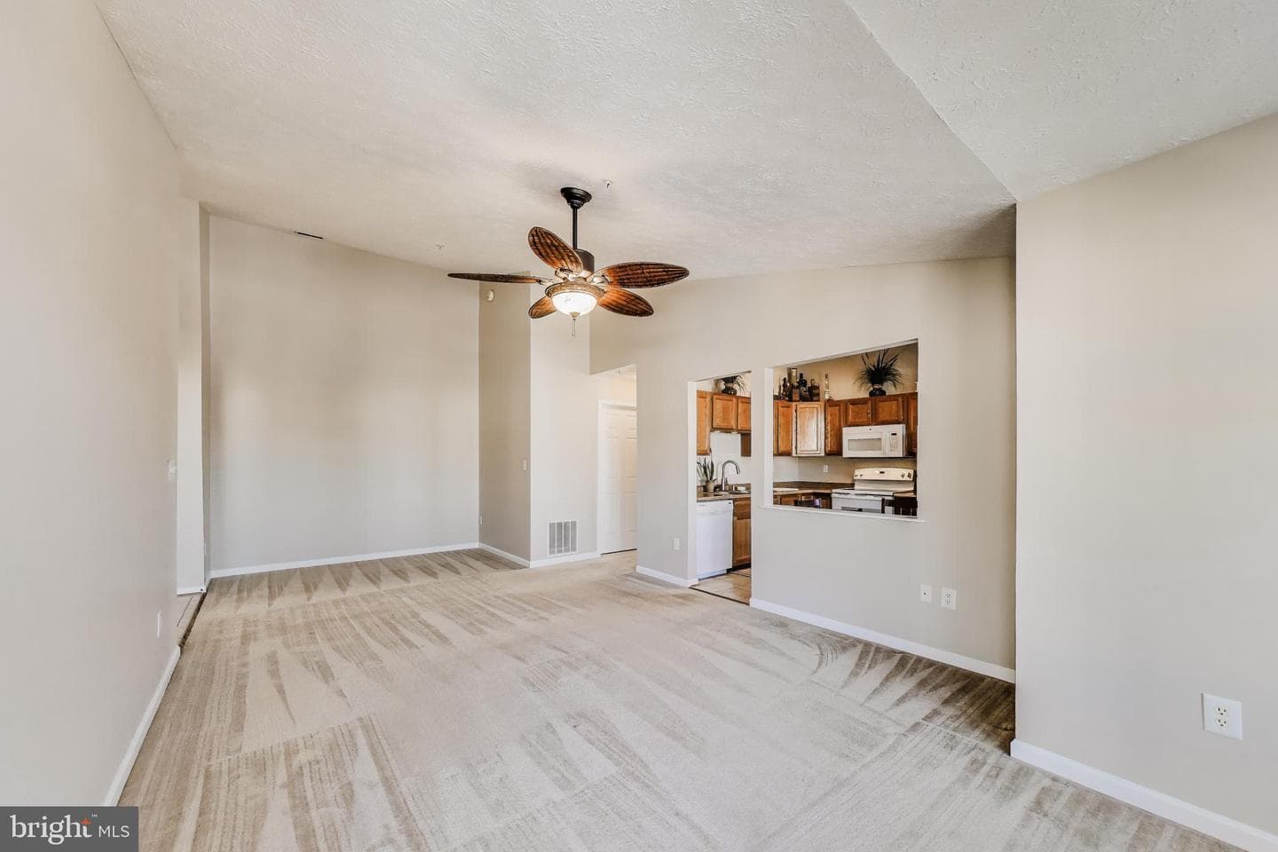 687 Winding Stream Way #304 photo 8