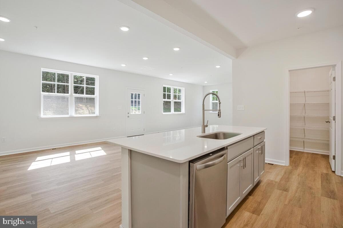 1235 Spruce Avenue photo 31