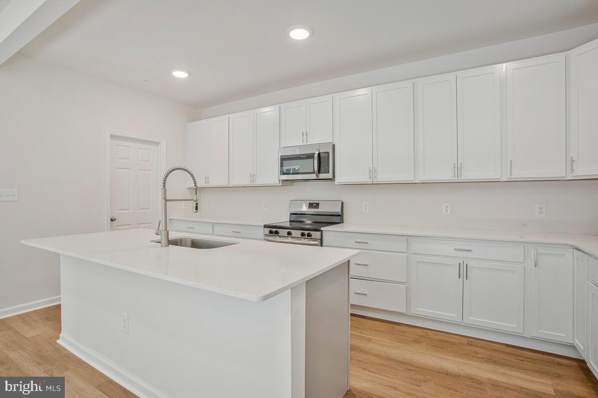 1235 Spruce Avenue photo 35
