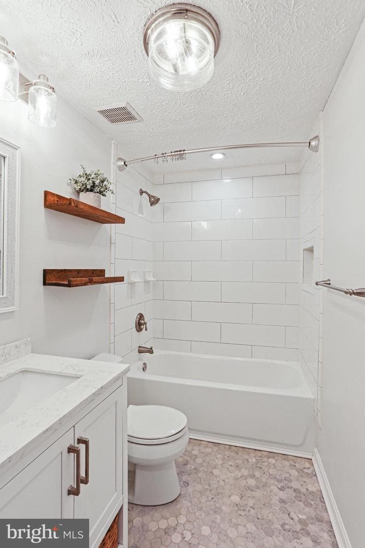 654 Willowby Run photo 7