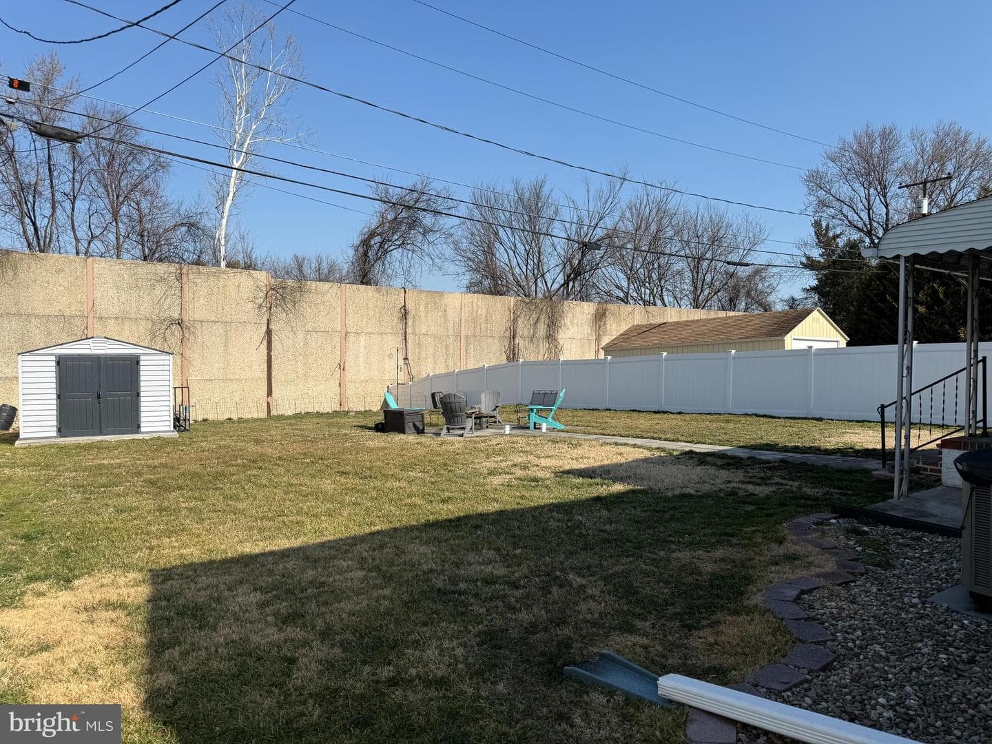 322 Cheddington Rd photo 9