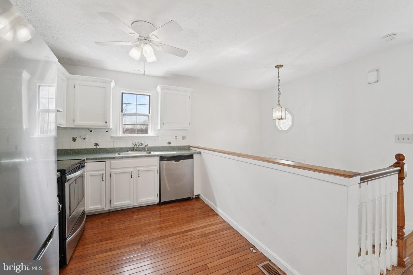 8057 Maywood Avenue photo 7