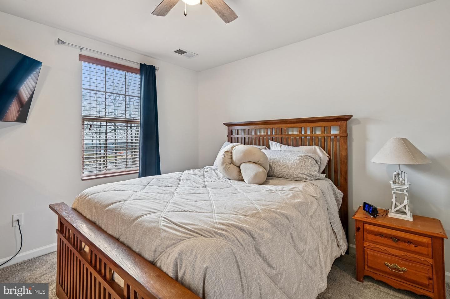 821 Croggan Crescent photo 14
