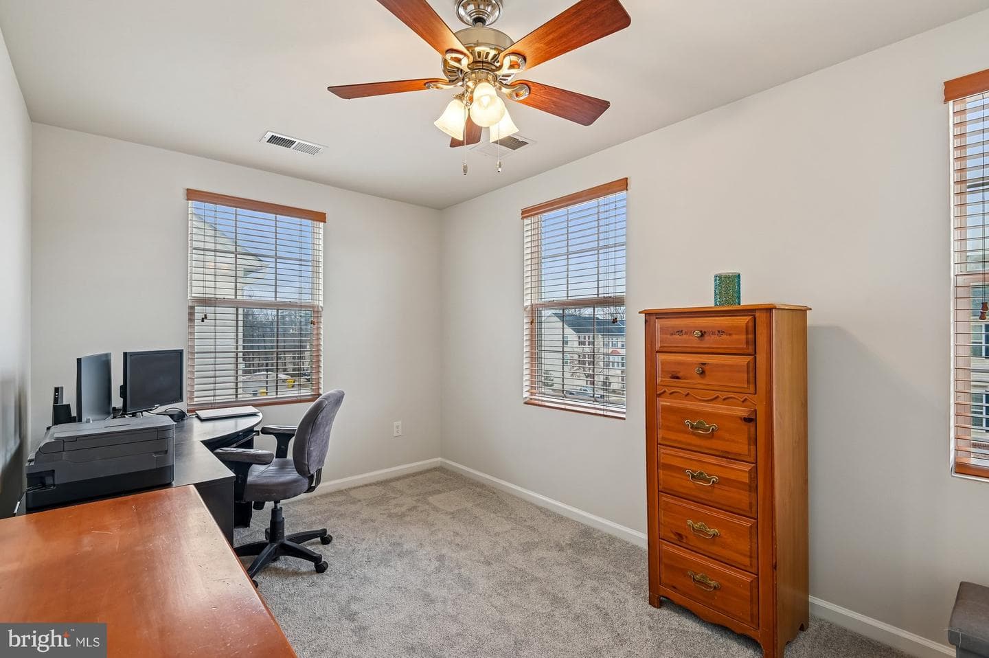 821 Croggan Crescent photo 19