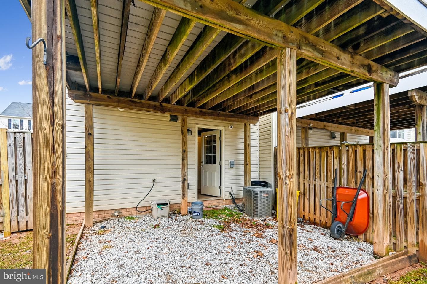 821 Croggan Crescent photo 30