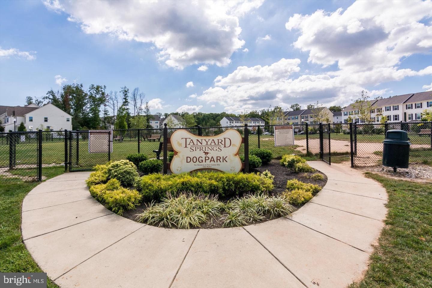 821 Croggan Crescent photo 38