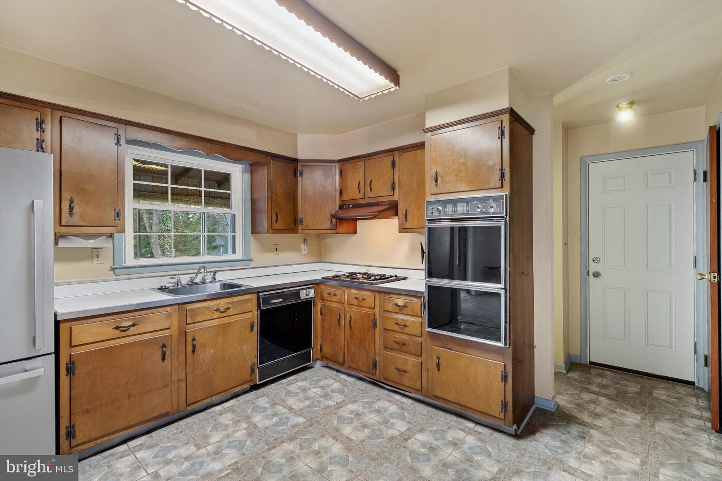 203 Sweetser Road photo 11