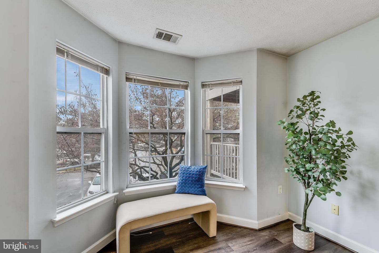 623 Admiral Drive #304 photo 14