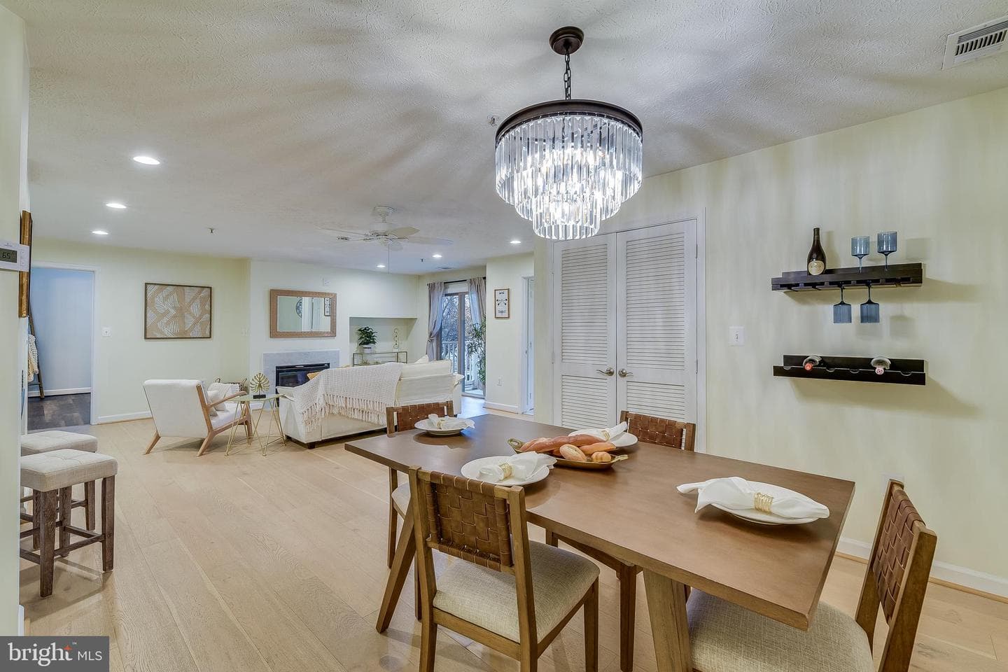 623 Admiral Drive #304 photo 2