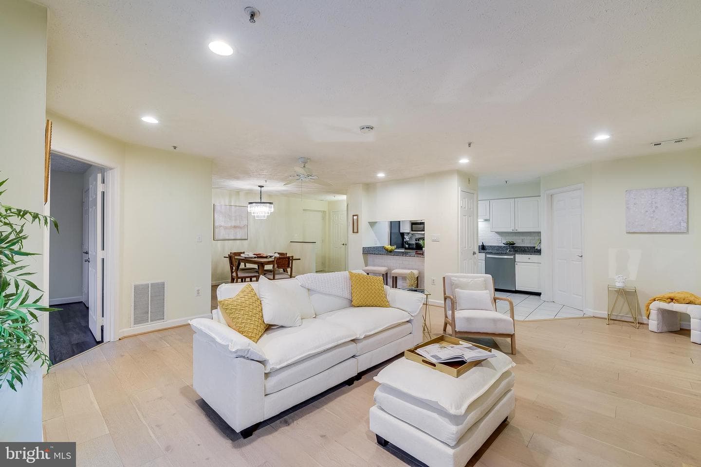 623 Admiral Drive #304 photo 3