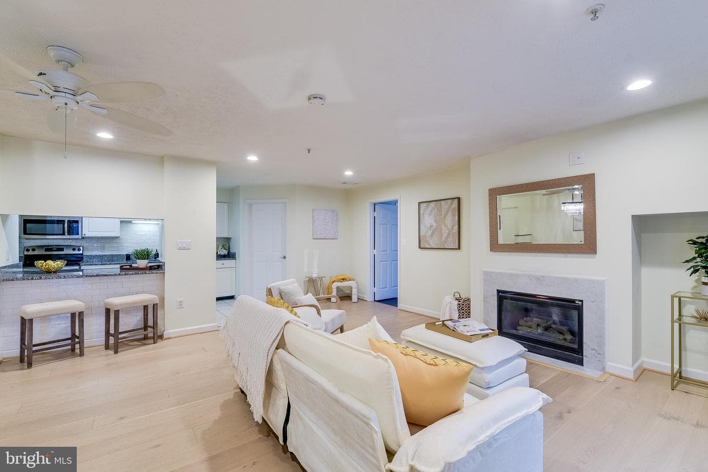623 Admiral Drive #304 photo 5