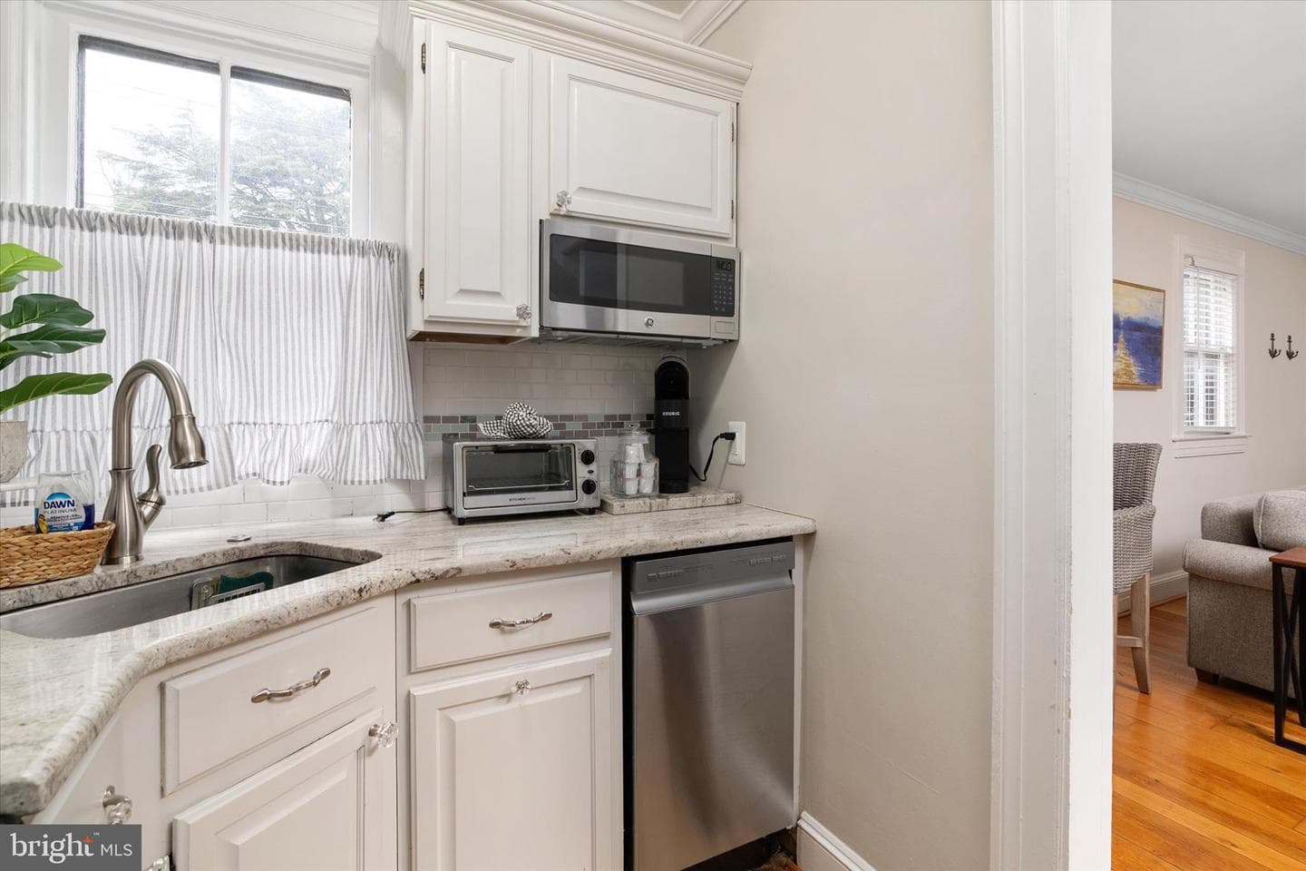 31 College Avenue photo 12