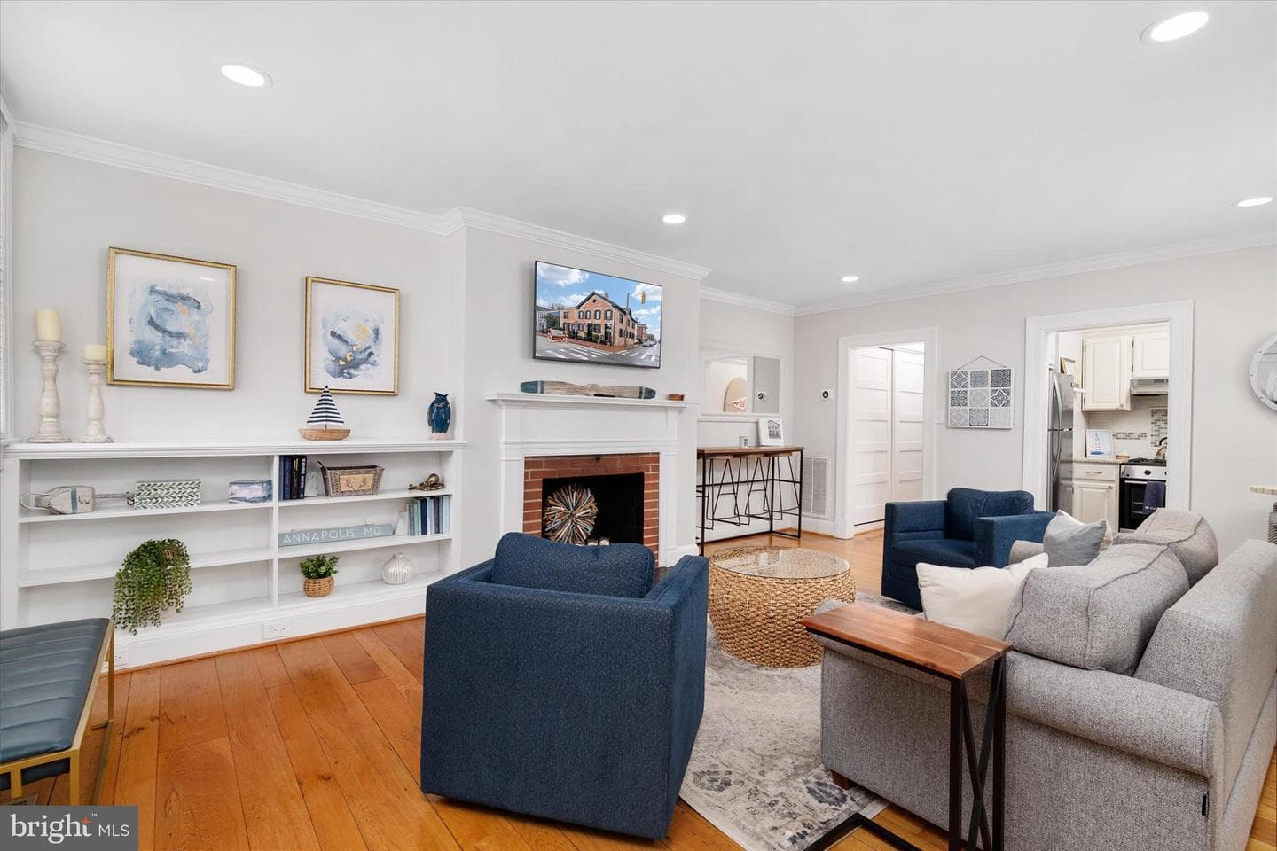 31 College Avenue photo 3