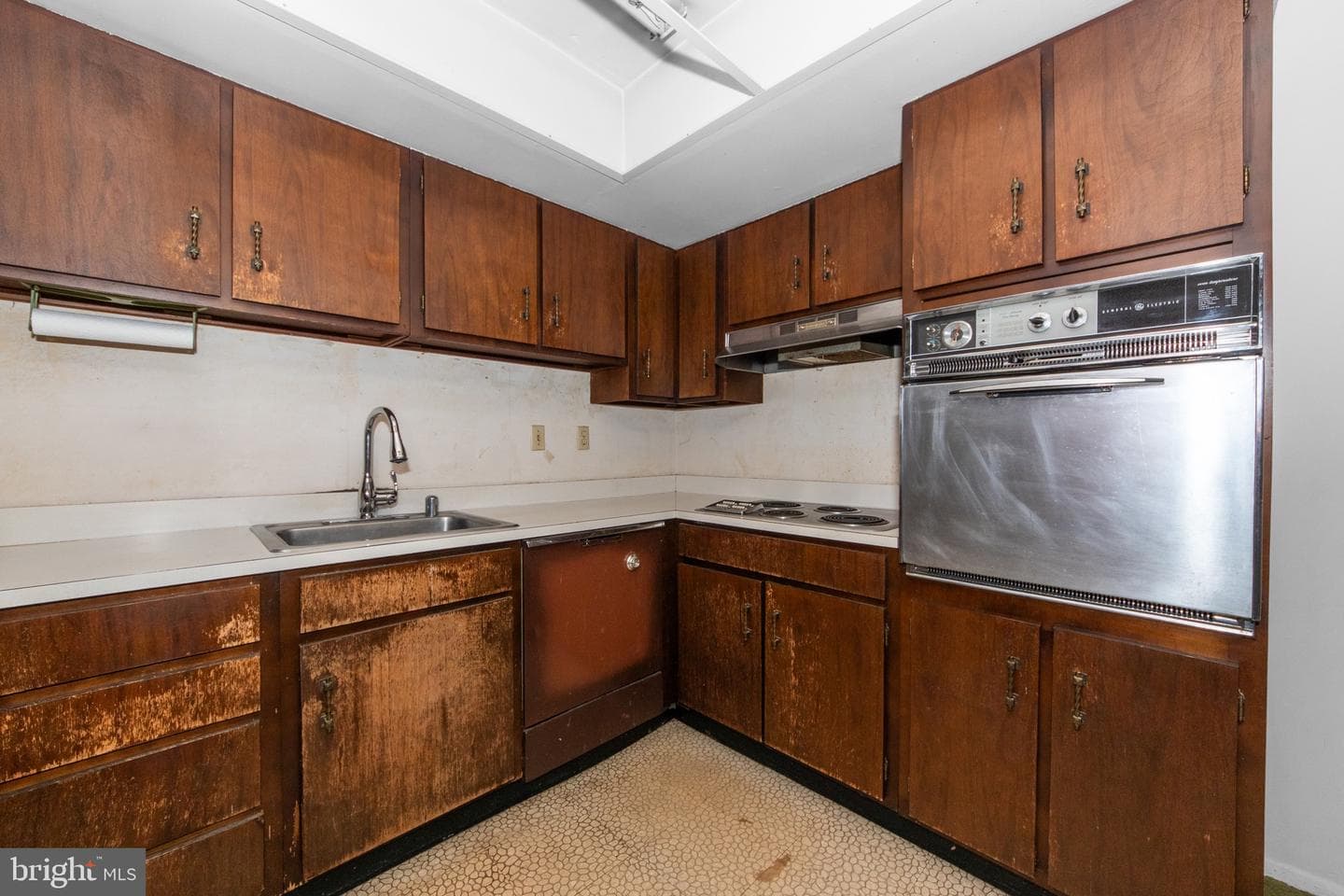 1746 Waldorf Court photo 22