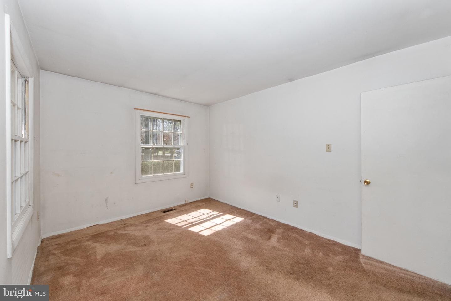 1746 Waldorf Court photo 38