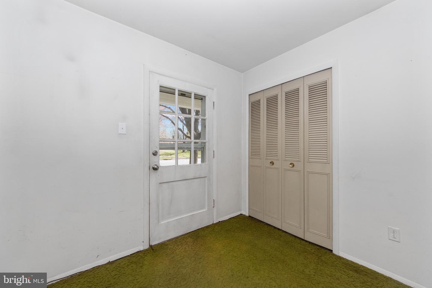 1746 Waldorf Court photo 4