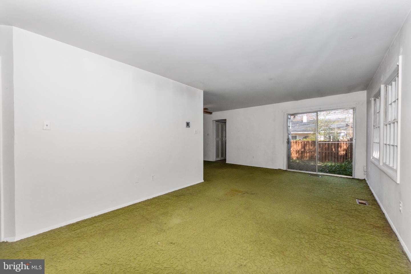 1746 Waldorf Court photo 6