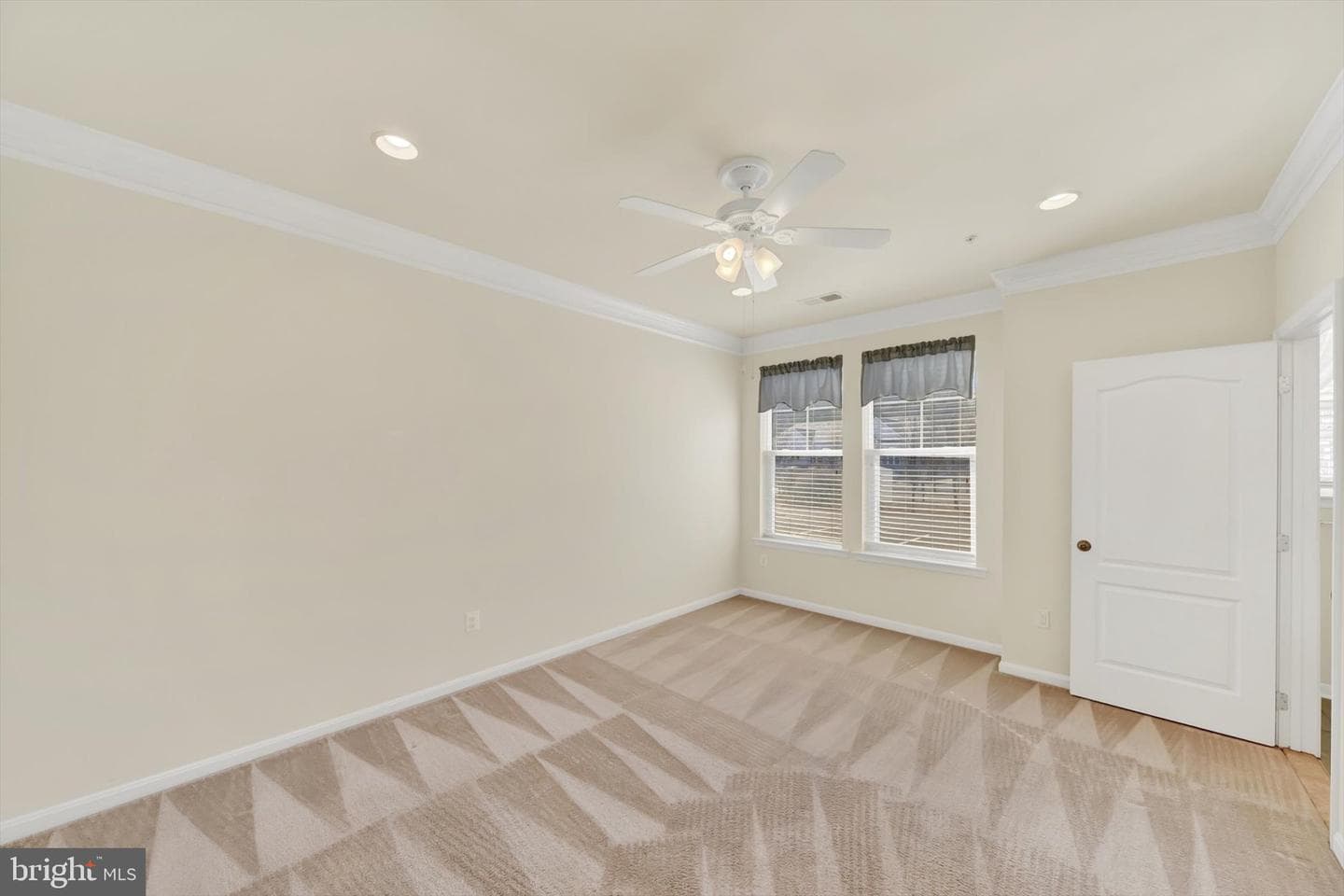 124 Jacobia Drive #b-8 photo 13