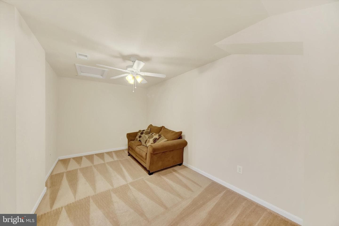 124 Jacobia Drive #b-8 photo 21