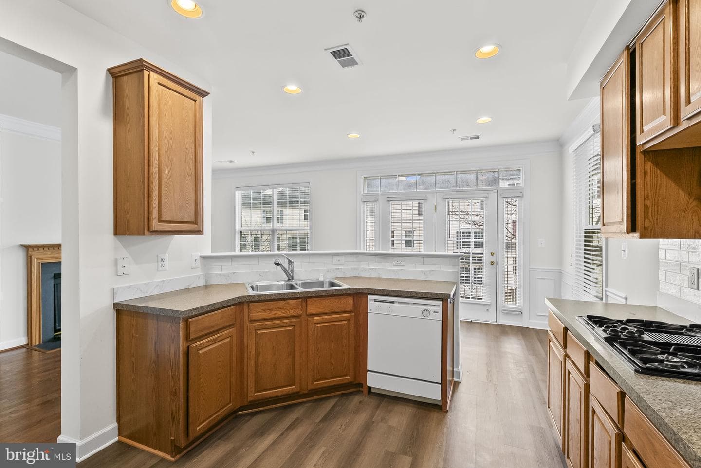 3446 Carriage Walk Court #23-B photo 8