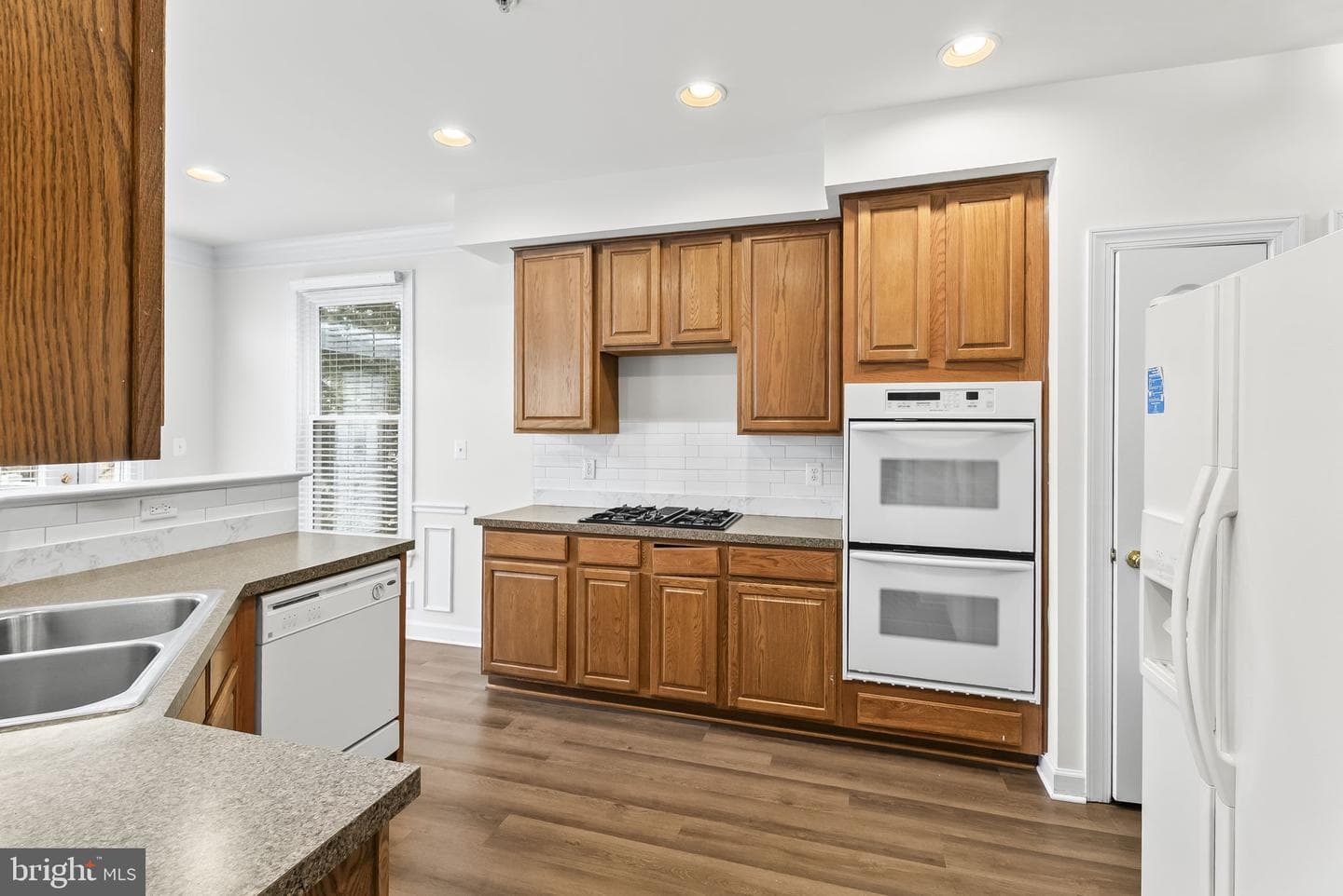 3446 Carriage Walk Court #23-B photo 9