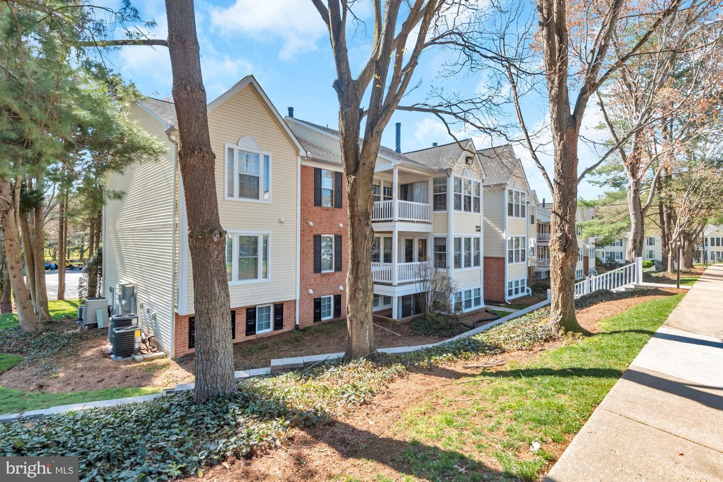826 Southern Hills Drive #j-10f, Arnold