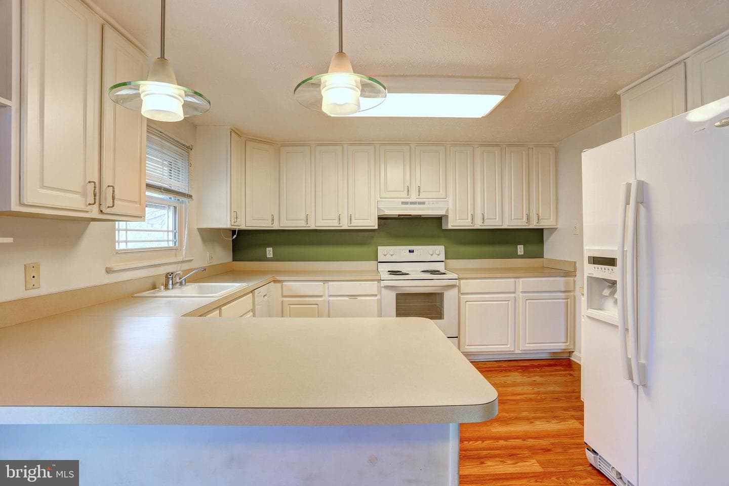 1816 Lasalle Place photo 8