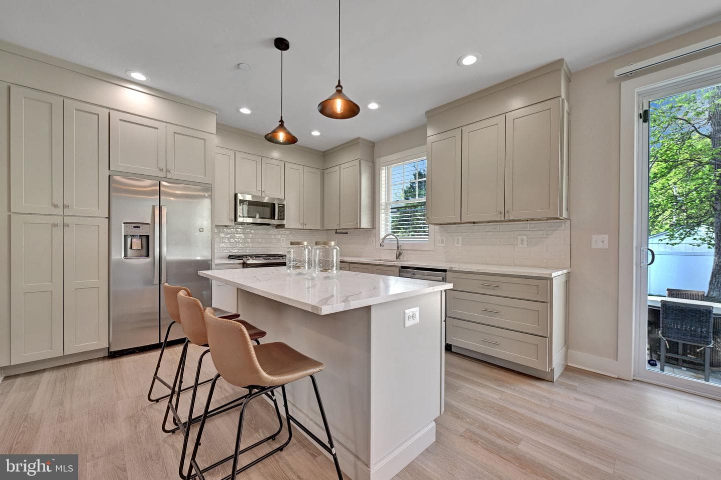 1205 Hawthorne Street photo 2