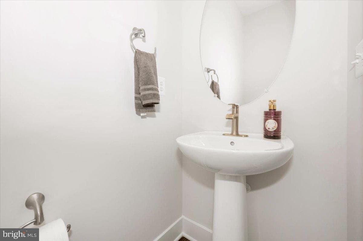 809 Teacher Mitchell Road photo 23