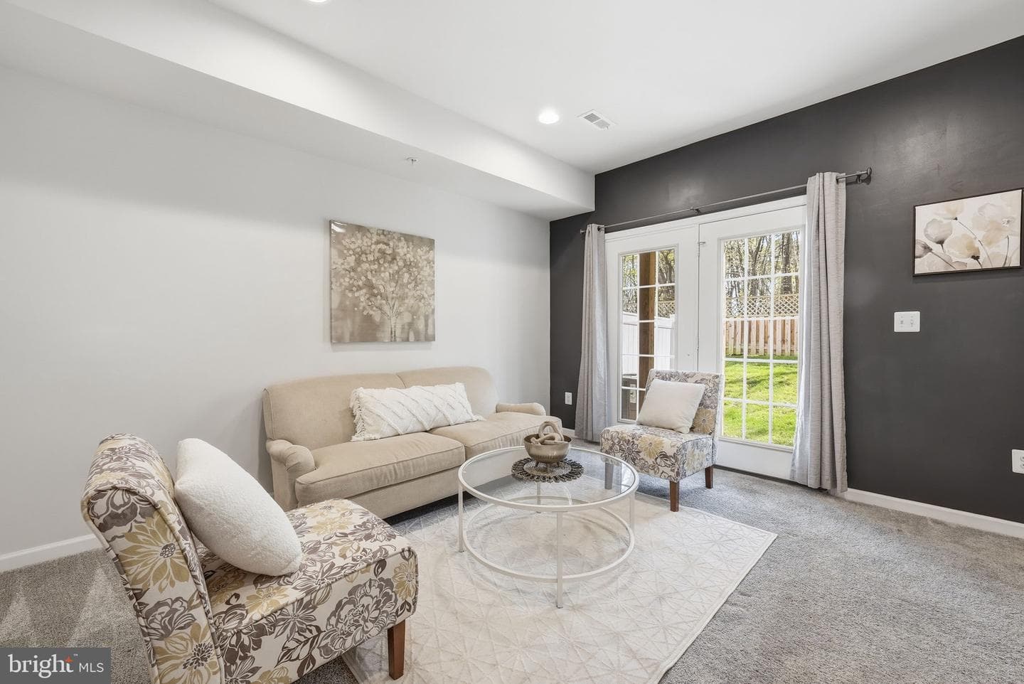 8219 Hollow Court photo 32