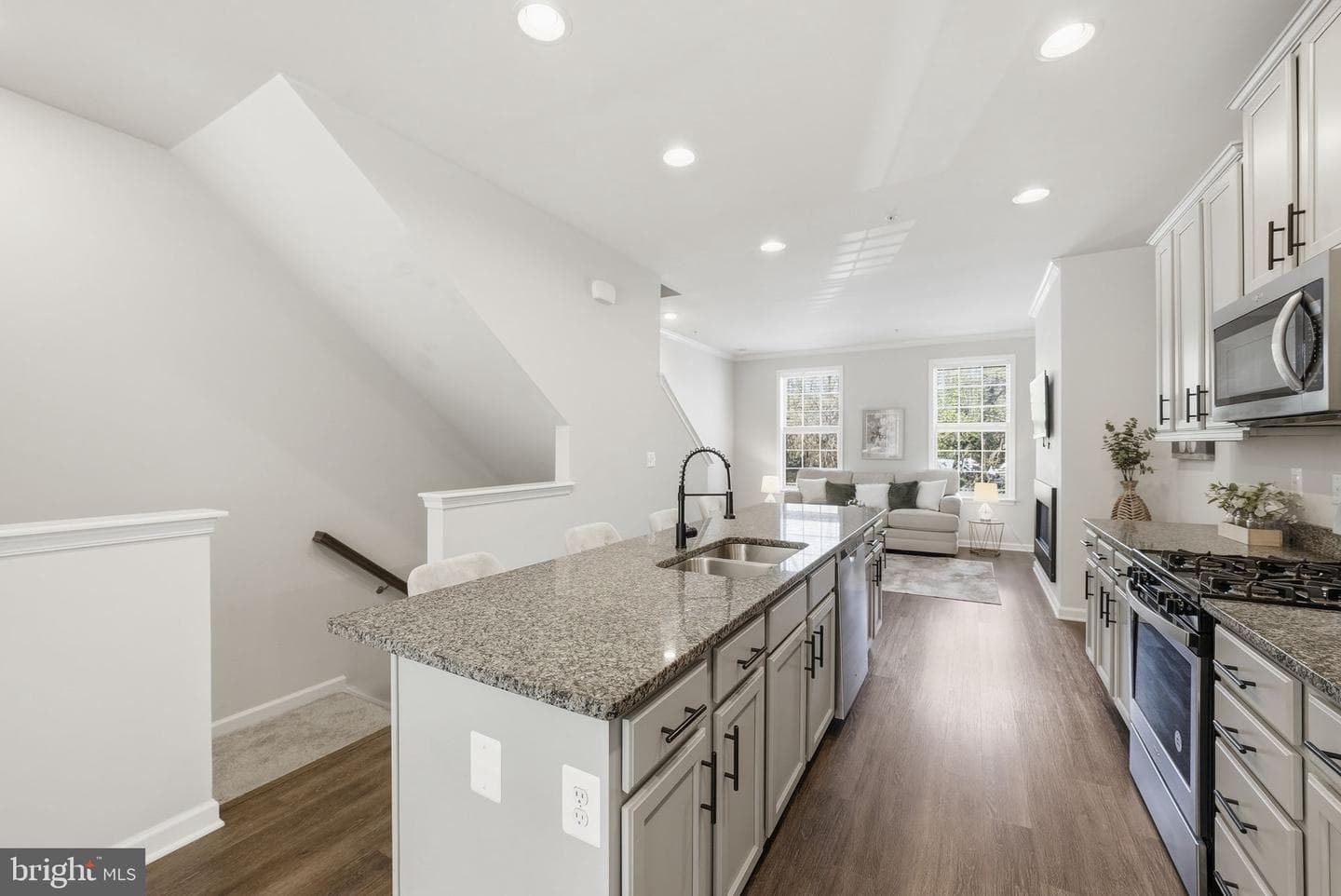 8219 Hollow Court photo 6