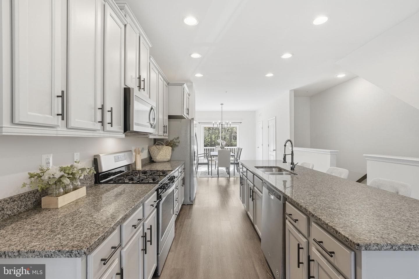 8219 Hollow Court photo 8