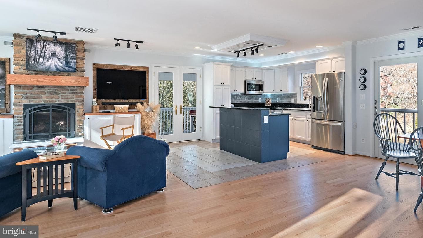 1812 Shore Drive photo 11