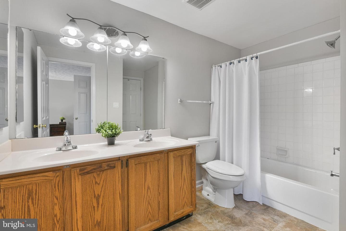 873 Chestnutview Court photo 11