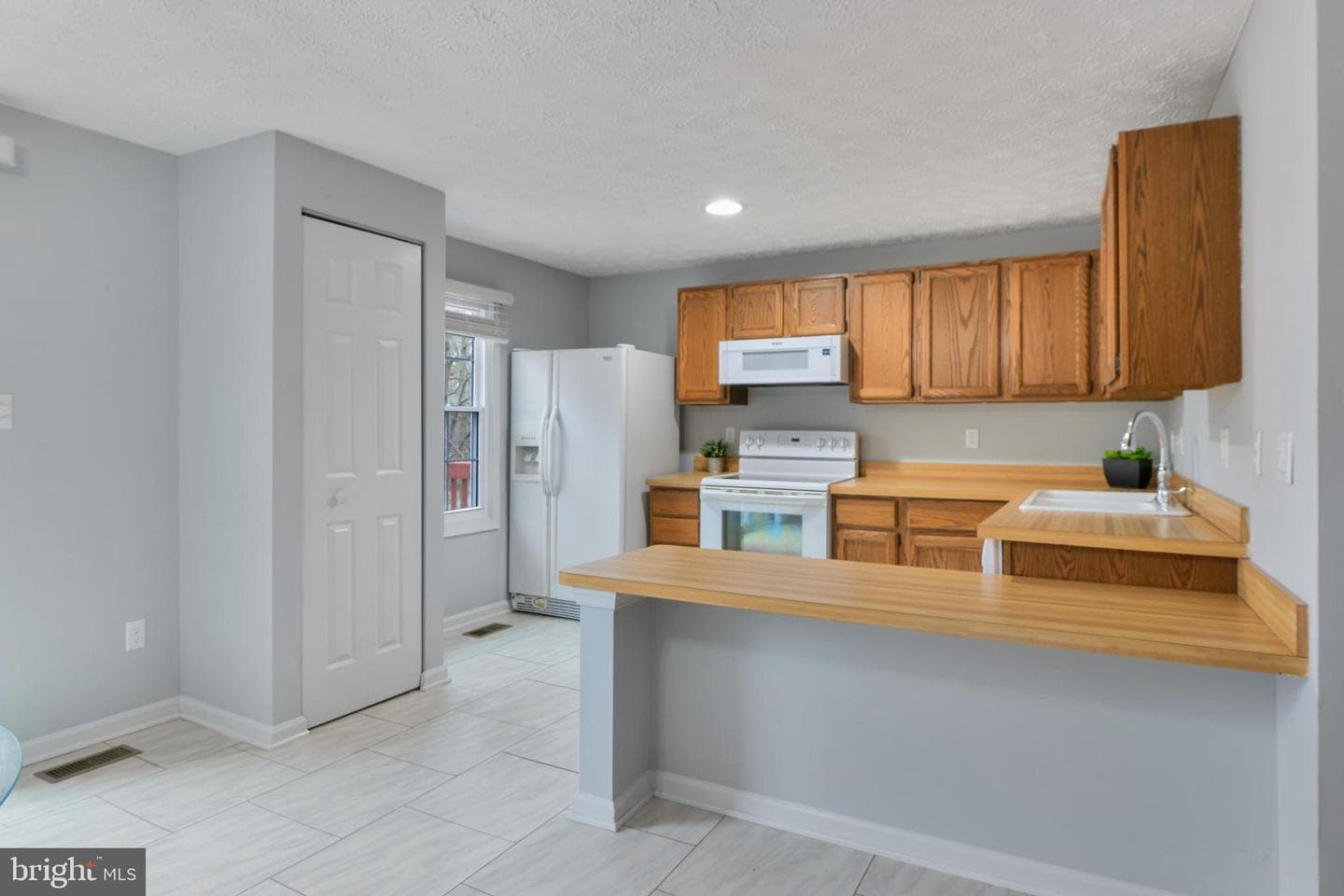 873 Chestnutview Court photo 6